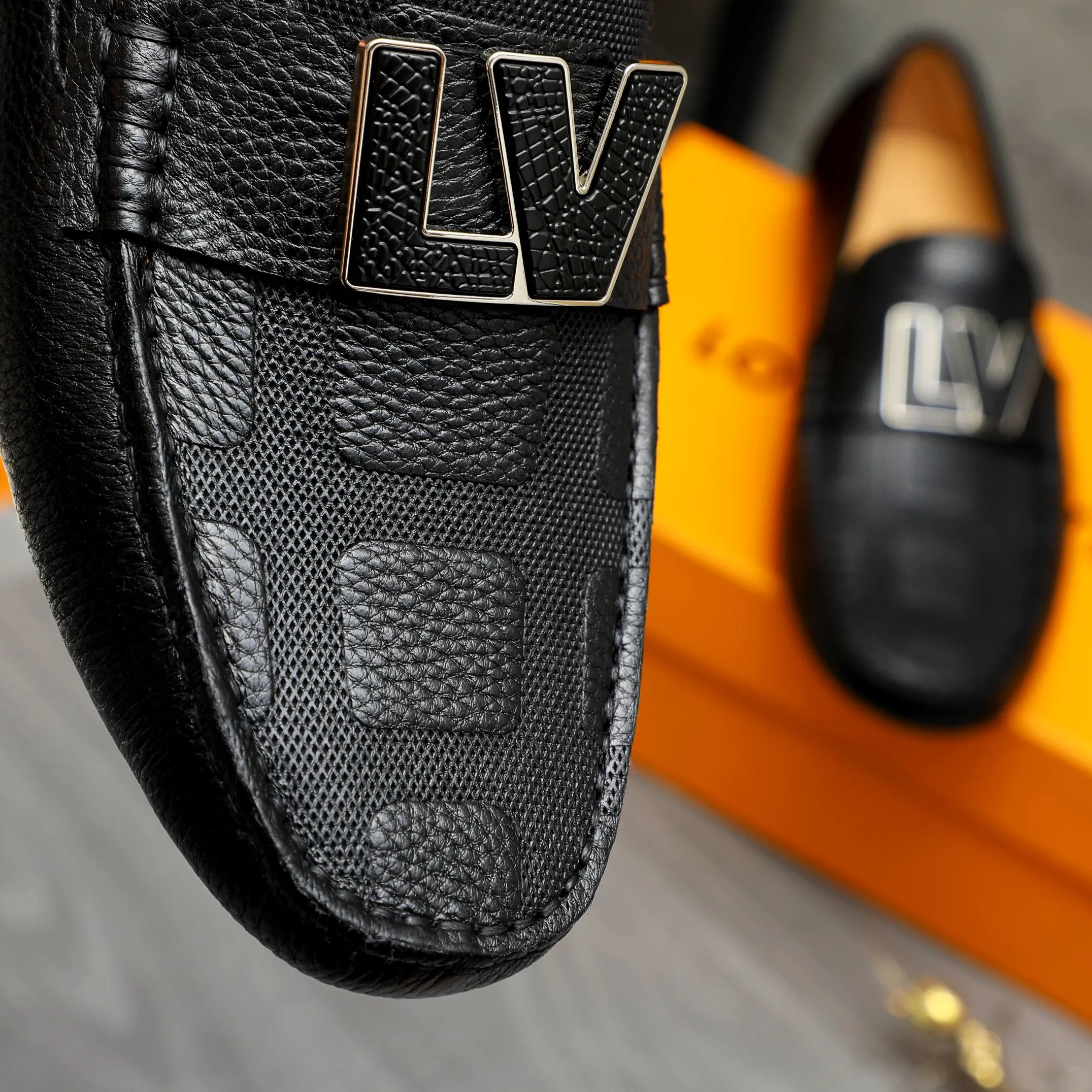 Men's shoes 💰380 Product trademark: LV "Louis Vuitton" casual slip-on shoes Regular size: 38-45 (45 is custom-made and non-returnable) Product material: Selected pebbled embossed cowhide upper, pigskin lining, rubber outsole